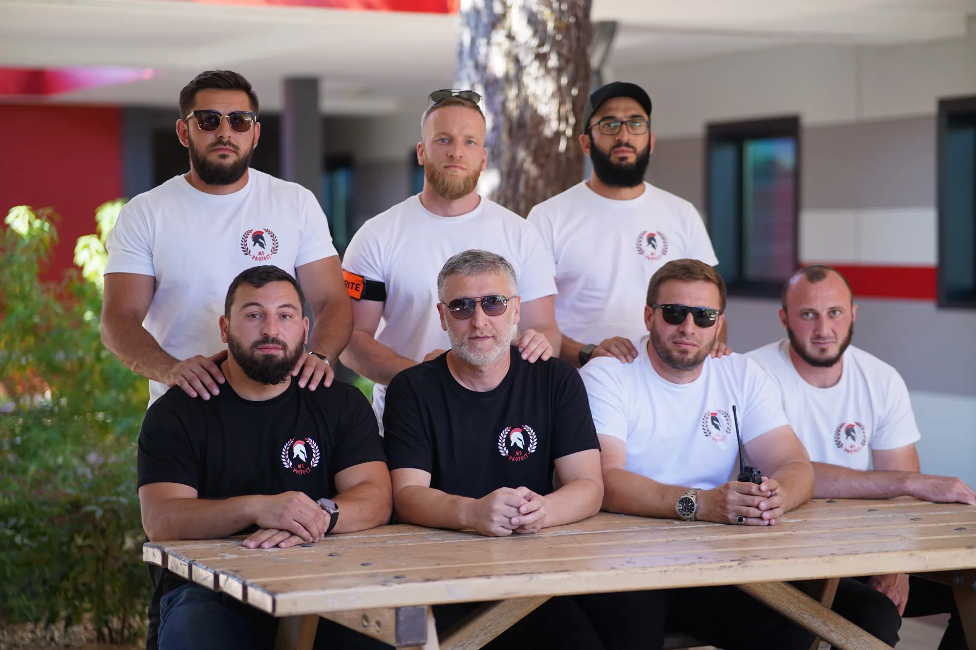 Équipe MS Protect réunie autour d'une table